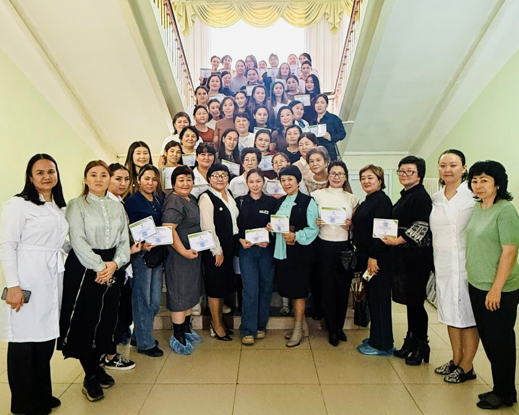 Имени героя Советского Союза Маншук Маметовой